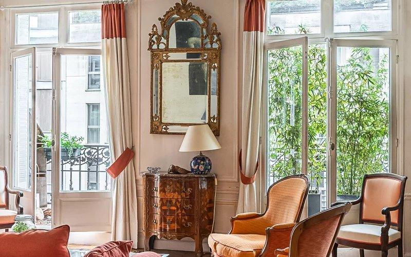 FOR SALE Superb family apartment with reception rooms Paris 16e - 215.99m²